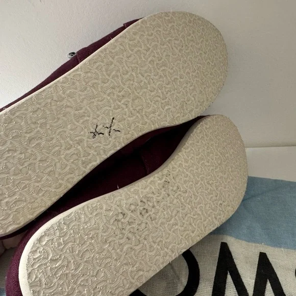 TOMS Burgundy Slip-Ons - Picture 8 of 8